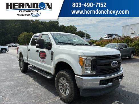 Used 2017 Ford F250 XL w/ Power Equipment Group AWD/4WD image 1
