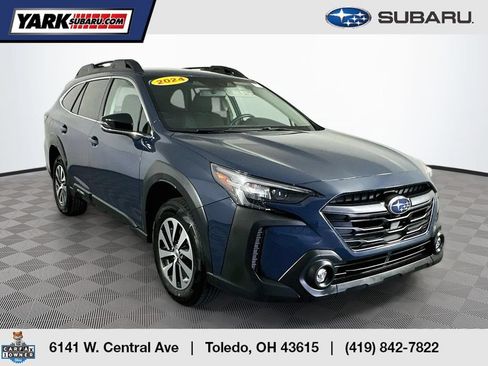 Used 2024 Subaru Outback Premium AWD/4WD image 1