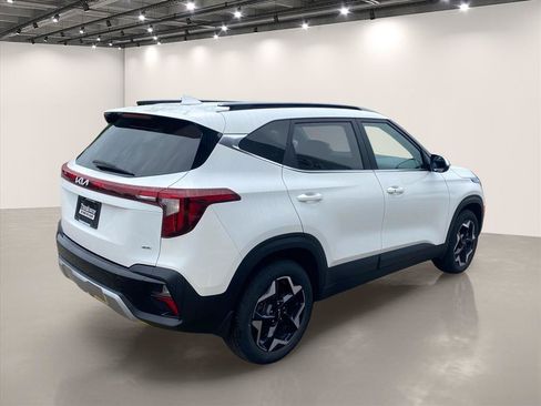 Used 2024 Kia Seltos EX AWD/4WD image 8