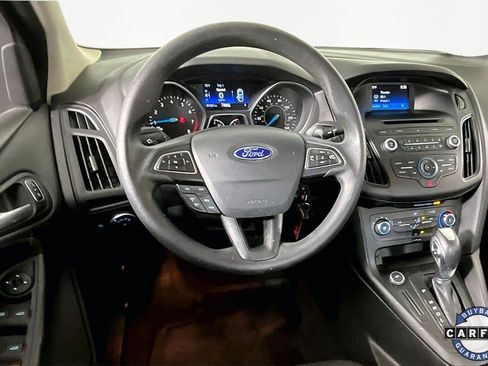 Used 2016 Ford Focus SE w/ SE Power Seat Package image 8