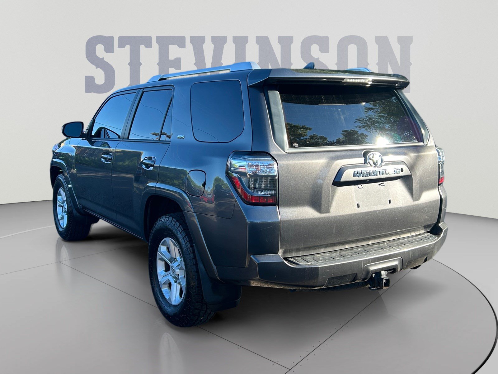 Used 2018 Toyota 4Runner SR5 RWD image 3