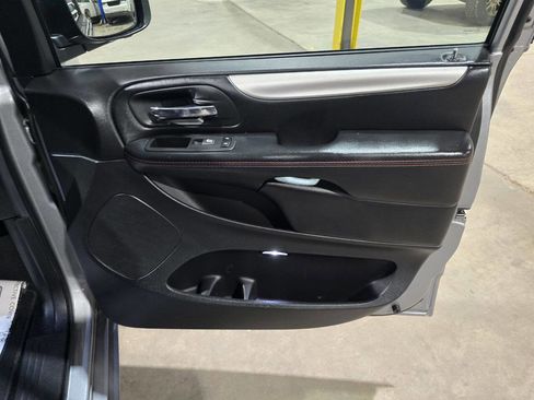 Used 2019 Dodge Grand Caravan GT FWD image 30