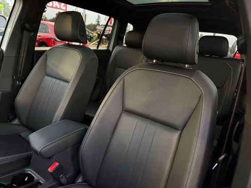 Used 2023 Volkswagen Tiguan SE R-Line image 16