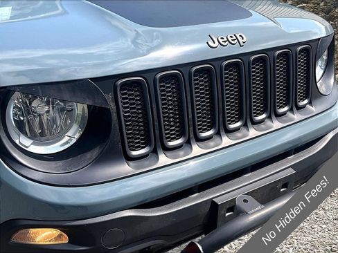 Used 2017 Jeep Renegade Trailhawk w/ Premium Trailhawk Package AWD/4WD image 25