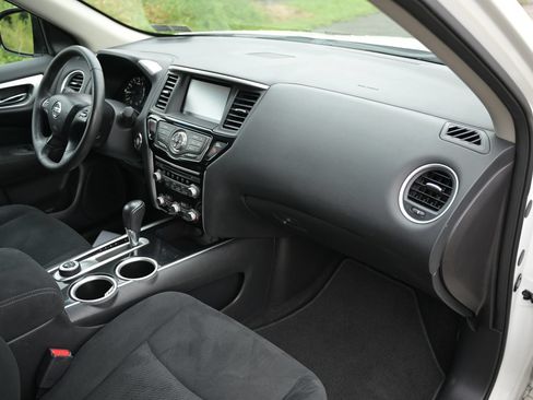 Used 2015 Nissan Pathfinder SV FWD image 51