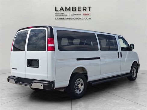 Used 2025 Chevrolet Express 3500 LT w/ LT Preferred Equipment Group RWD image 5