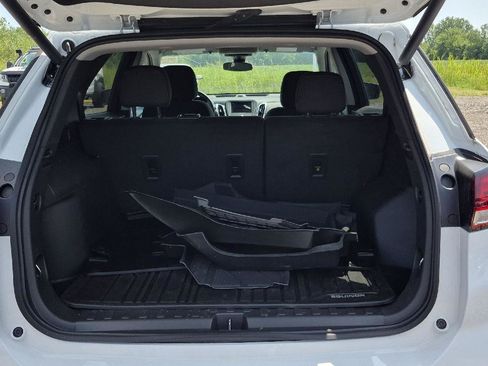 Used 2024 Chevrolet Equinox LT w/ LPO, Floor Liner Package FWD image 5