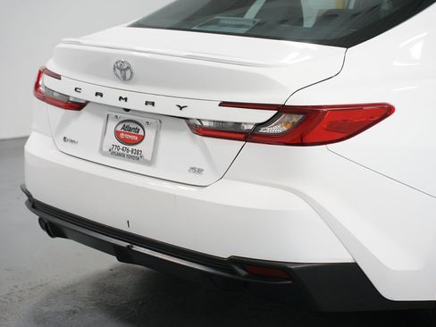 Certified 2025 Toyota Camry SE image 9
