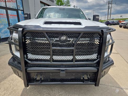 Used 2024 Chevrolet Silverado 2500 LT AWD/4WD image 17