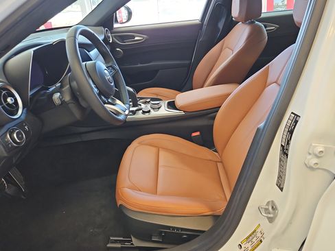 New 2024 Alfa Romeo Giulia Ti image 11