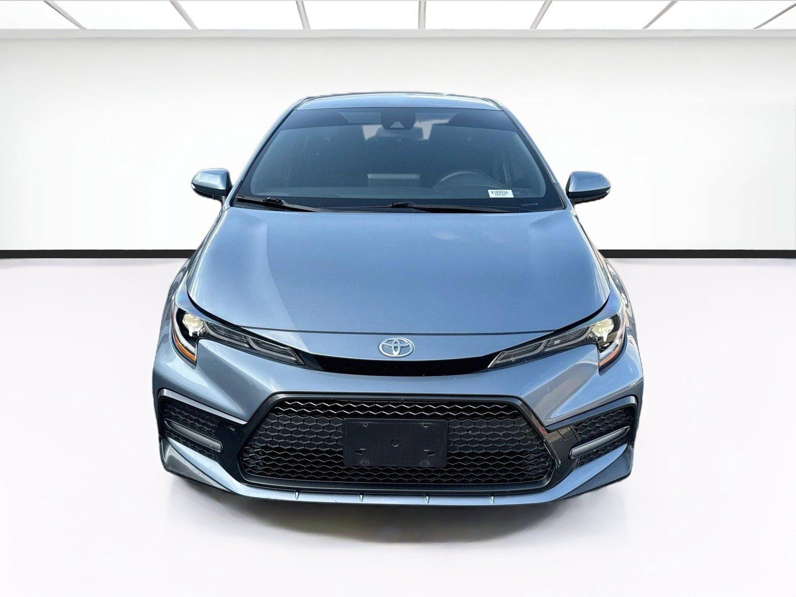 Used 2022 Toyota Corolla SE FWD image 2