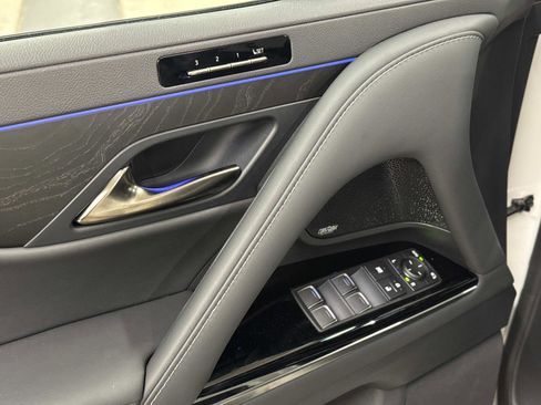 Certified 2025 Lexus LX 600 4WD w/ Luxury Package image 20