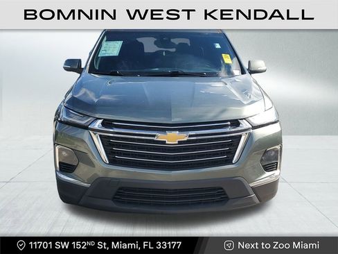 Used 2022 Chevrolet Traverse LT image 2