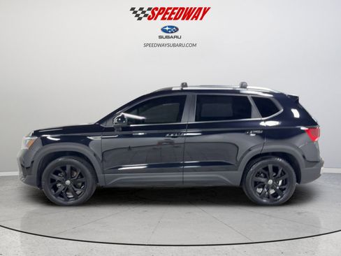 Certified 2023 Volkswagen Taos SE w/ Black Wheel Package AWD/4WD image 10