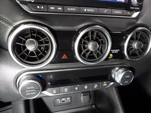 Used 2021 Nissan Sentra SV image 17