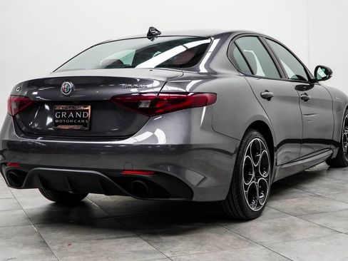 Used 2023 Alfa Romeo Giulia Veloce image 12