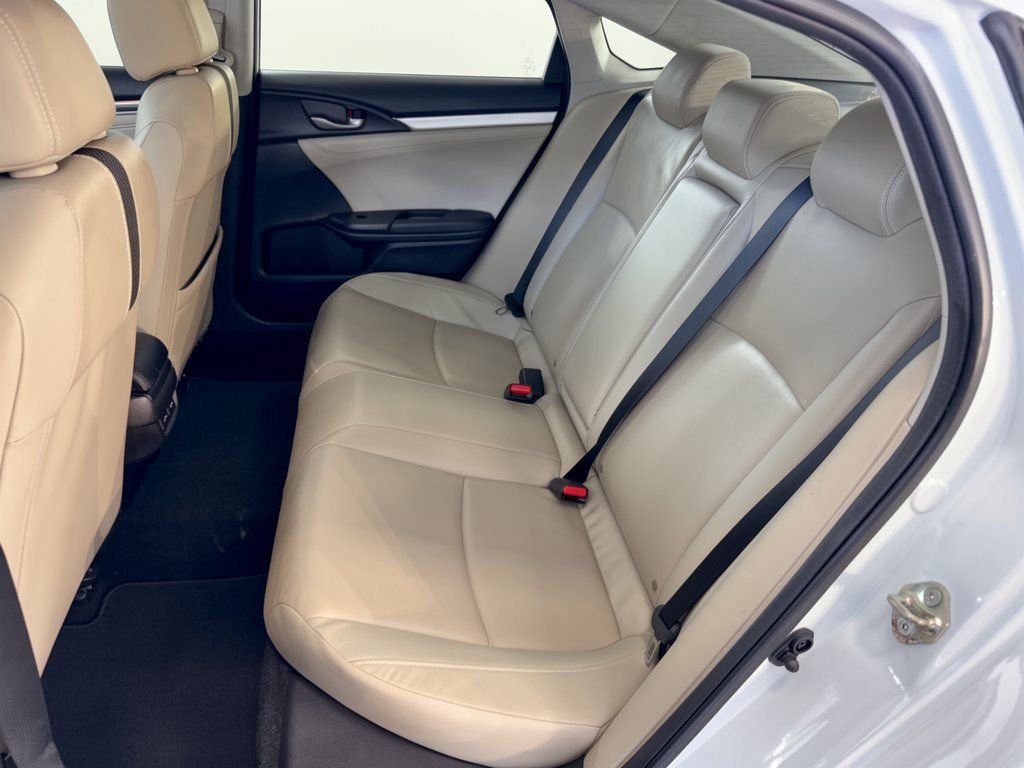 Used 2019 Honda Civic Touring image 25
