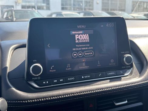 Used 2025 Nissan Rogue SV FWD image 20