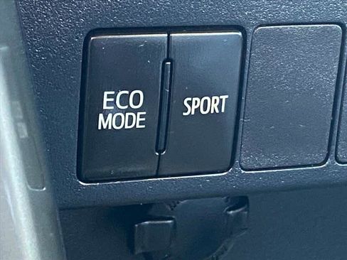 Used 2014 Toyota RAV4 XLE image 19