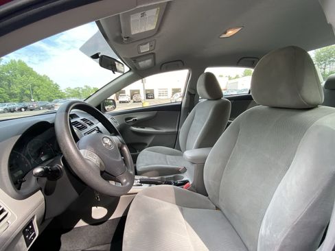 Used 2013 Toyota Corolla LE FWD image 17