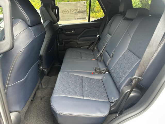 New 2026 Toyota 4Runner Platinum AWD/4WD image 16