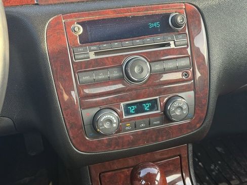 Used 2009 Buick Lucerne Super image 8