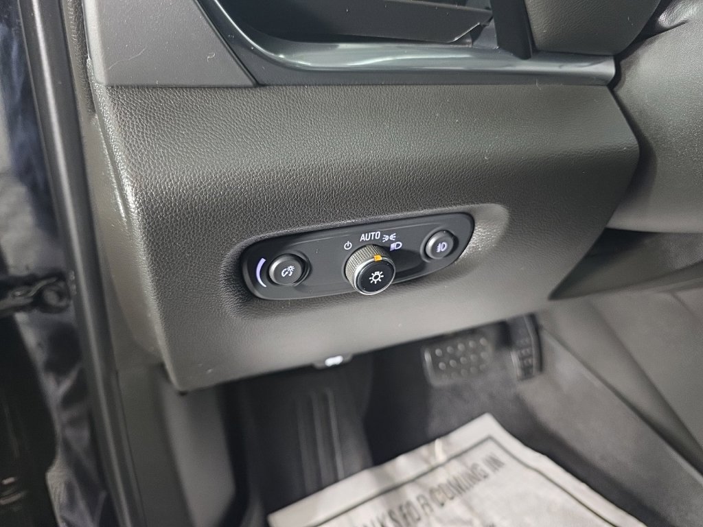 Used 2020 Chevrolet Traverse LT FWD image 14