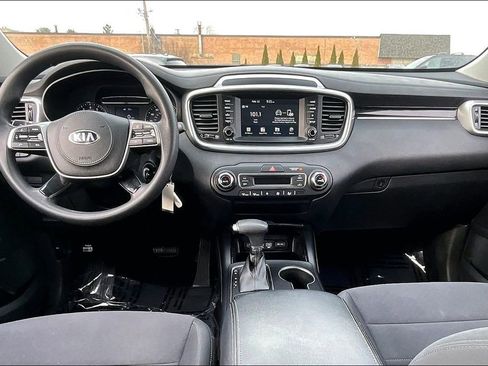 Used 2019 Kia Sorento LX image 21