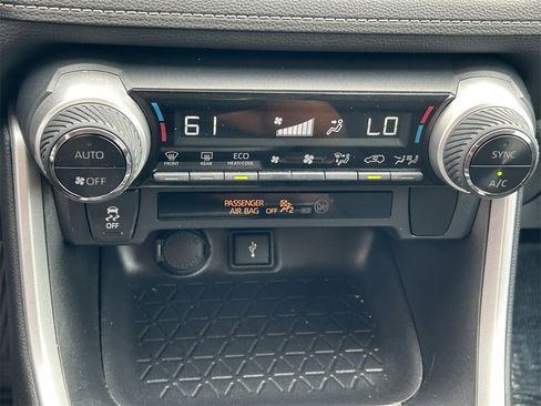 Used 2020 Toyota RAV4 LE image 27