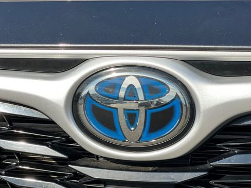 Used 2022 Toyota Highlander LE AWD/4WD image 15