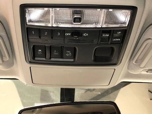 Used 2018 Toyota 4Runner SR5 Premium image 36