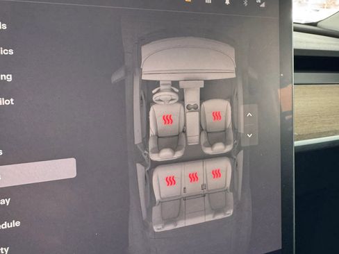 Used 2022 Tesla Model Y Performance image 33