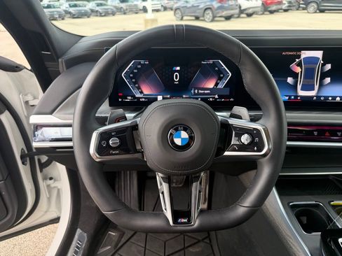 Used 2025 BMW 760i xDrive w/ Executive Package AWD/4WD image 16