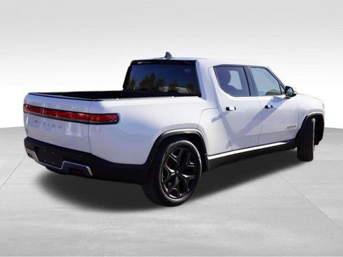 Used 2022 Rivian R1T Adventure image 5