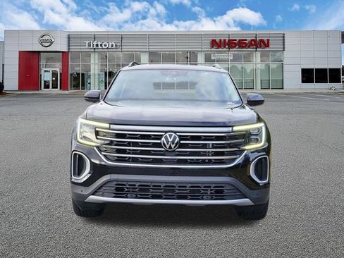 Used 2025 Volkswagen Atlas SE FWD image 2