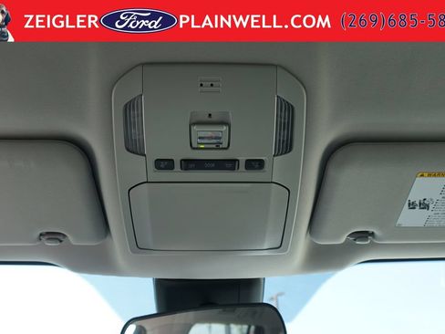 Used 2022 Toyota Highlander LE AWD/4WD image 32