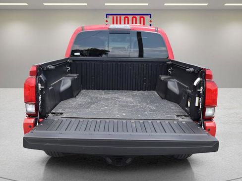 Used 2019 Toyota Tacoma TRD Sport AWD/4WD image 10