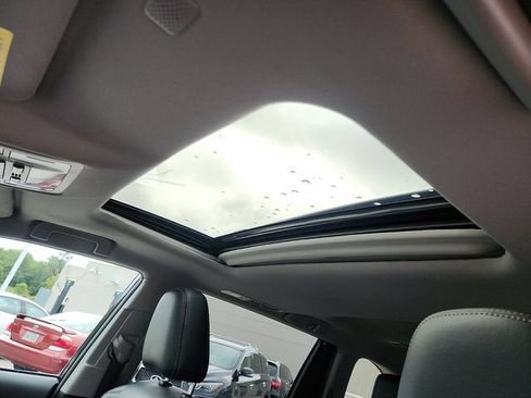 Used 2019 Toyota Highlander Limited AWD/4WD image 14