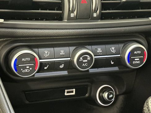 Used 2023 Alfa Romeo Giulia Sprint RWD image 19