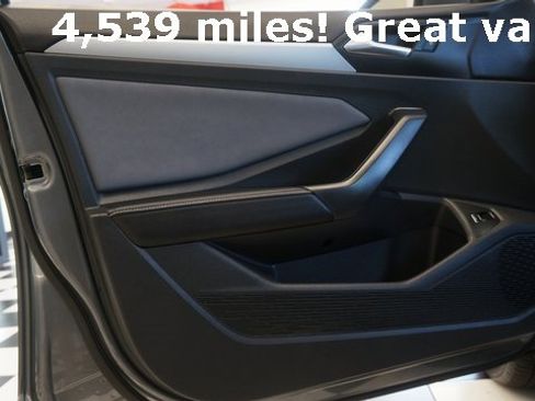 Certified 2025 Volkswagen Jetta SE image 31