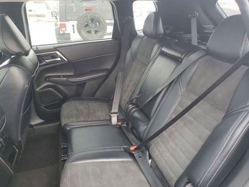 Used 2024 Mitsubishi Outlander SE image 29