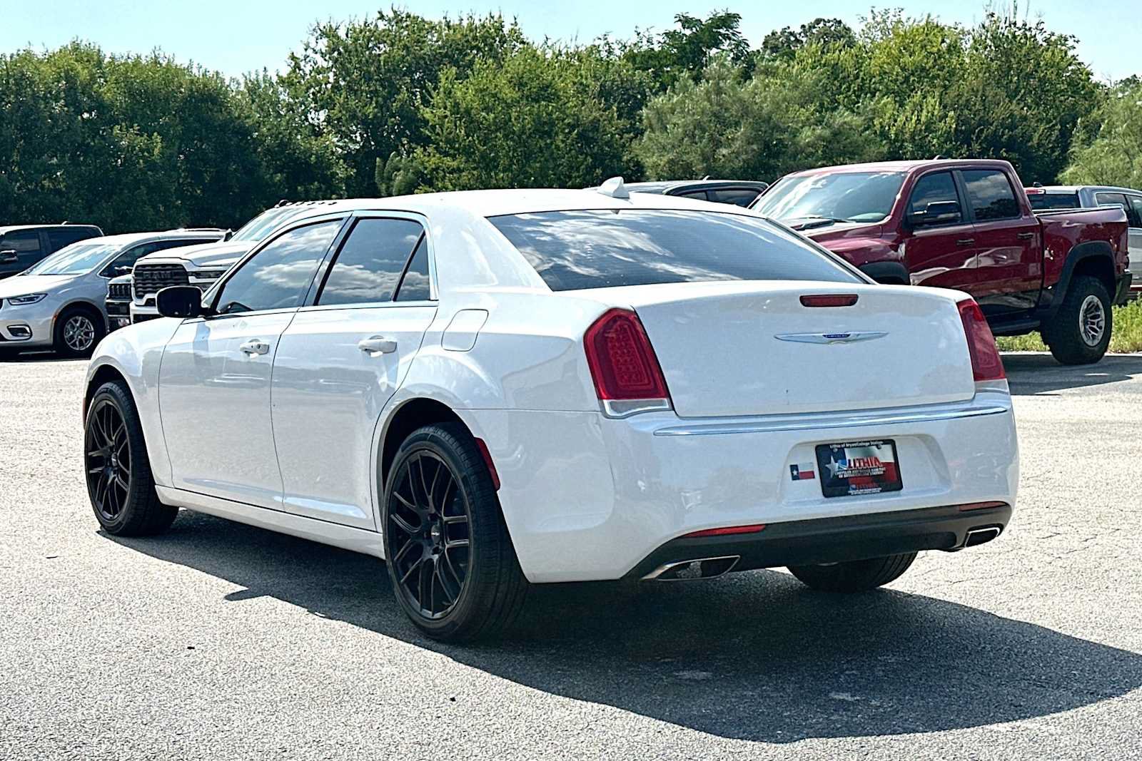Used 2019 Chrysler 300 Touring L w/ Quick Order Package 22F AWD/4WD image 13