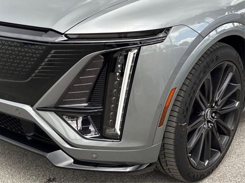 New 2026 Cadillac Lyriq V image 14