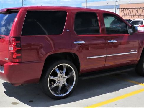 Used 2009 Chevrolet Tahoe LTZ RWD image 6