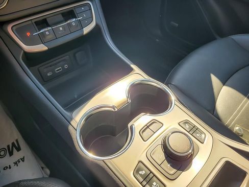 Used 2024 GMC Terrain Denali w/ Denali Premium Package image 18