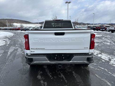 Used 2022 Chevrolet Silverado 3500 LTZ w/ LTZ Convenience Package image 6