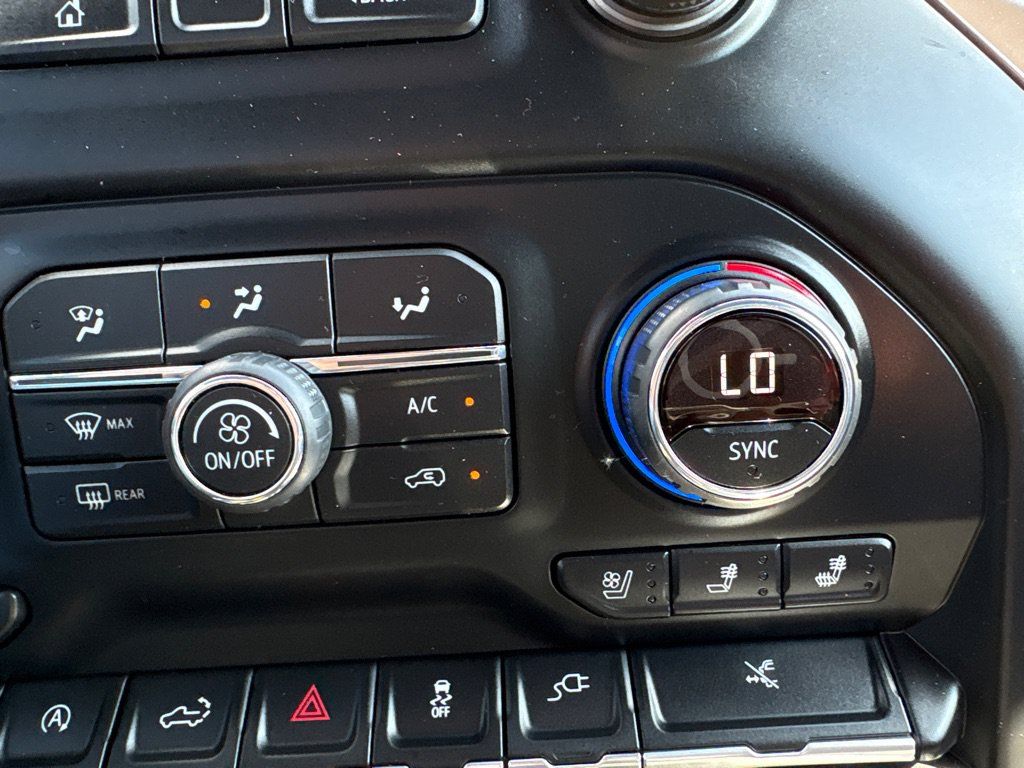 Used 2019 Chevrolet Silverado 1500 High Country AWD/4WD image 30