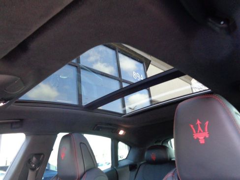 Used 2019 Maserati Levante GranSport image 17