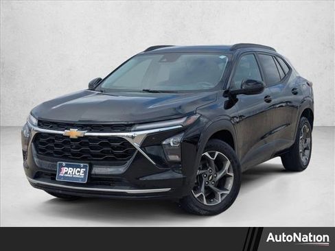 Used 2024 Chevrolet Trax LT w/ Driver Confidence Package FWD image 1