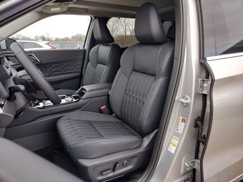 New 2025 Mitsubishi Outlander SEL image 7